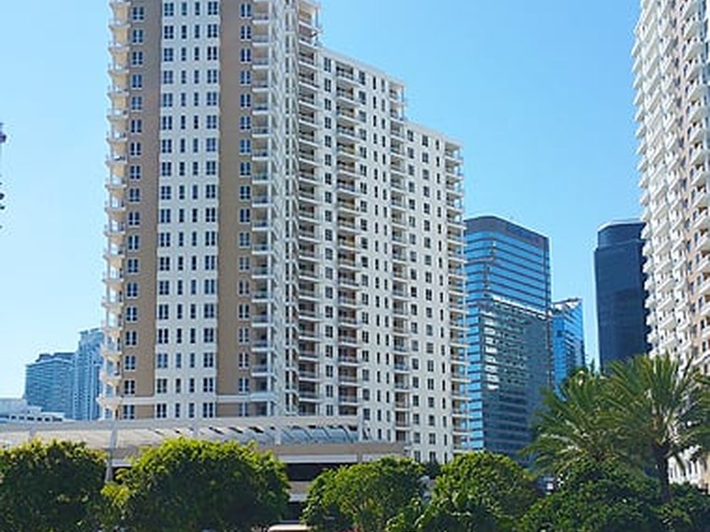 Courvoisier Courts